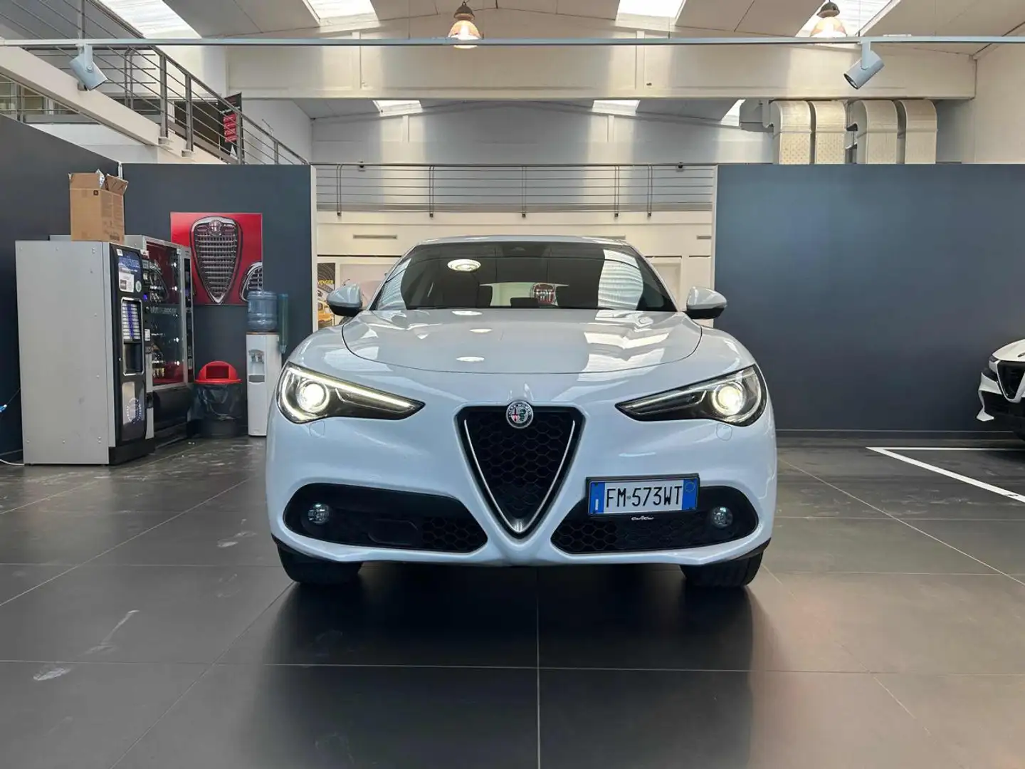 Alfa Romeo Stelvio 2.2 Turbodiesel 180 CV AT8 Q4 Business Bianco - 2