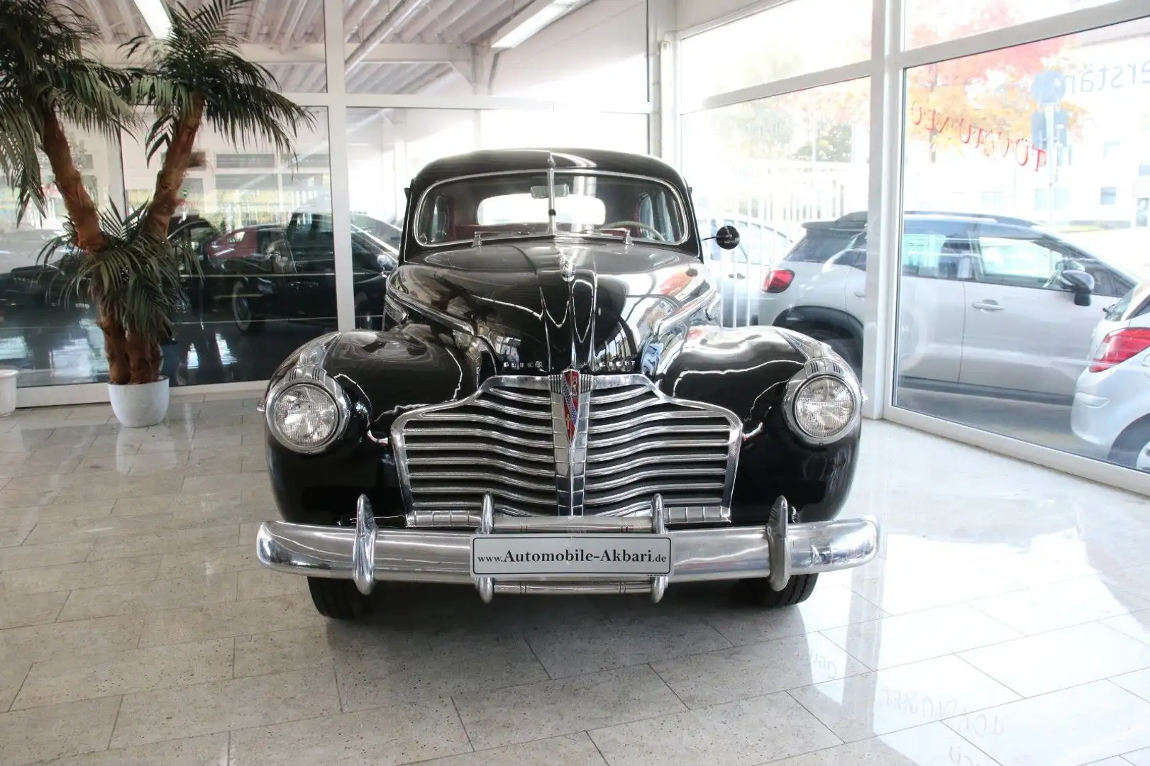 Buick Roadmaster Black - 1