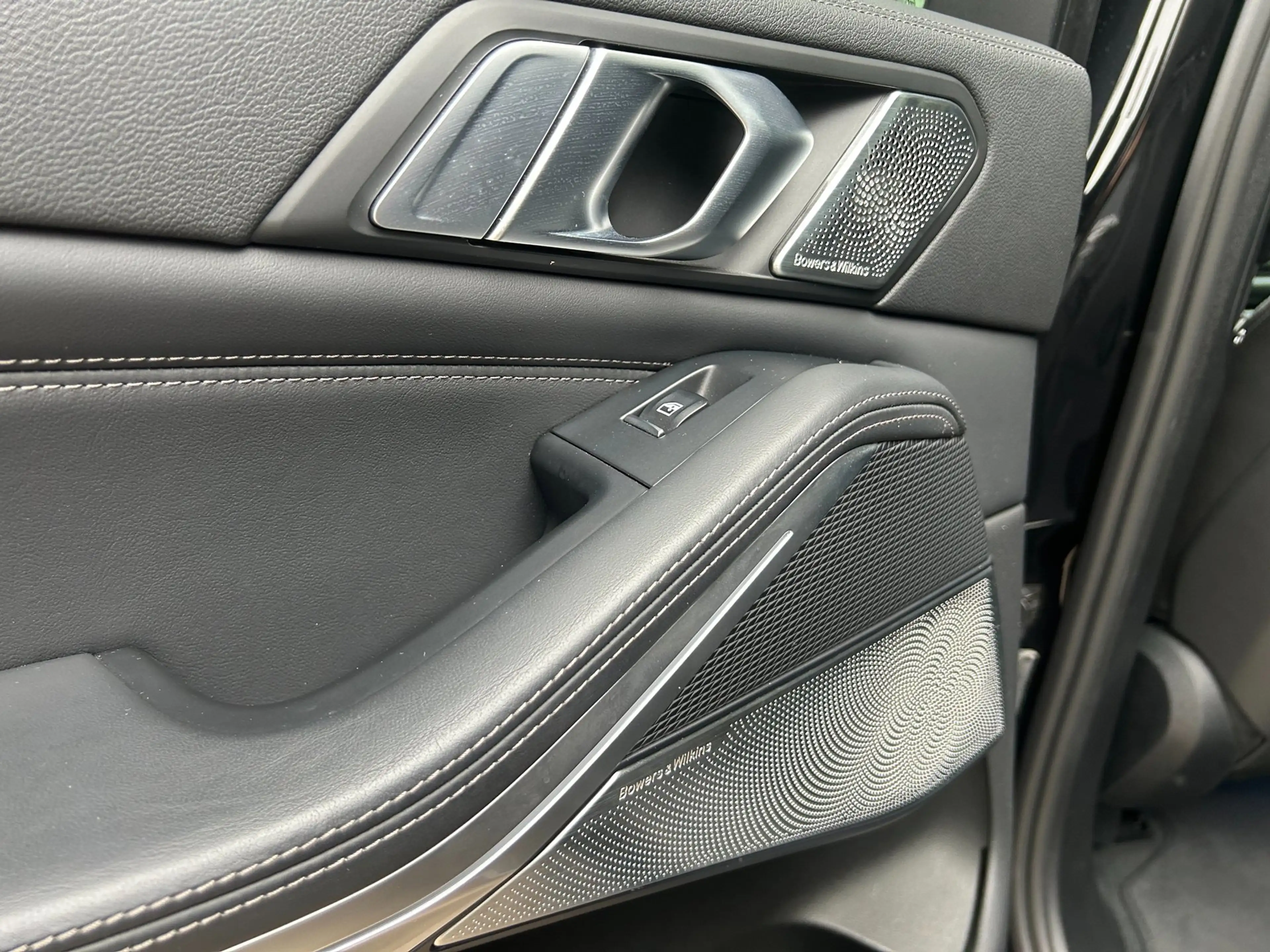 BMW X5 XDrive45e M-sport, B&W, Sky Lounge, Laser, Massage — photo 18