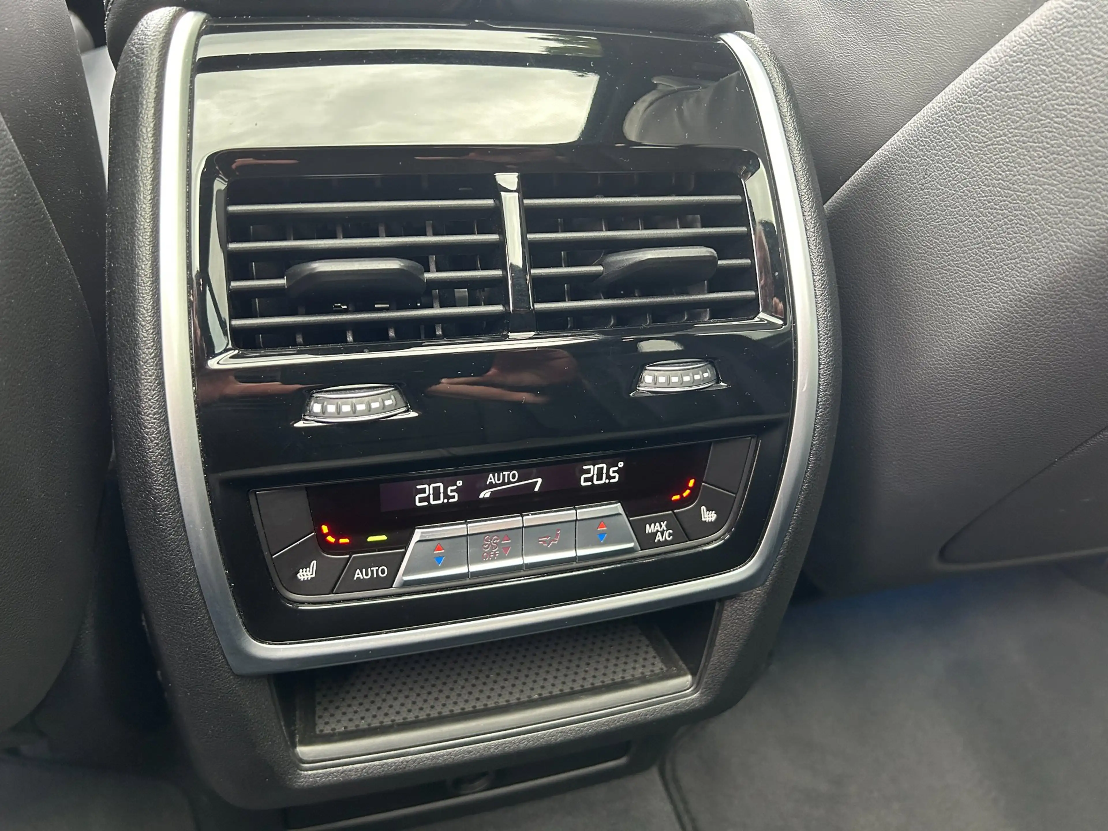 BMW X5 XDrive45e M-sport, B&W, Sky Lounge, Laser, Massage — photo 17