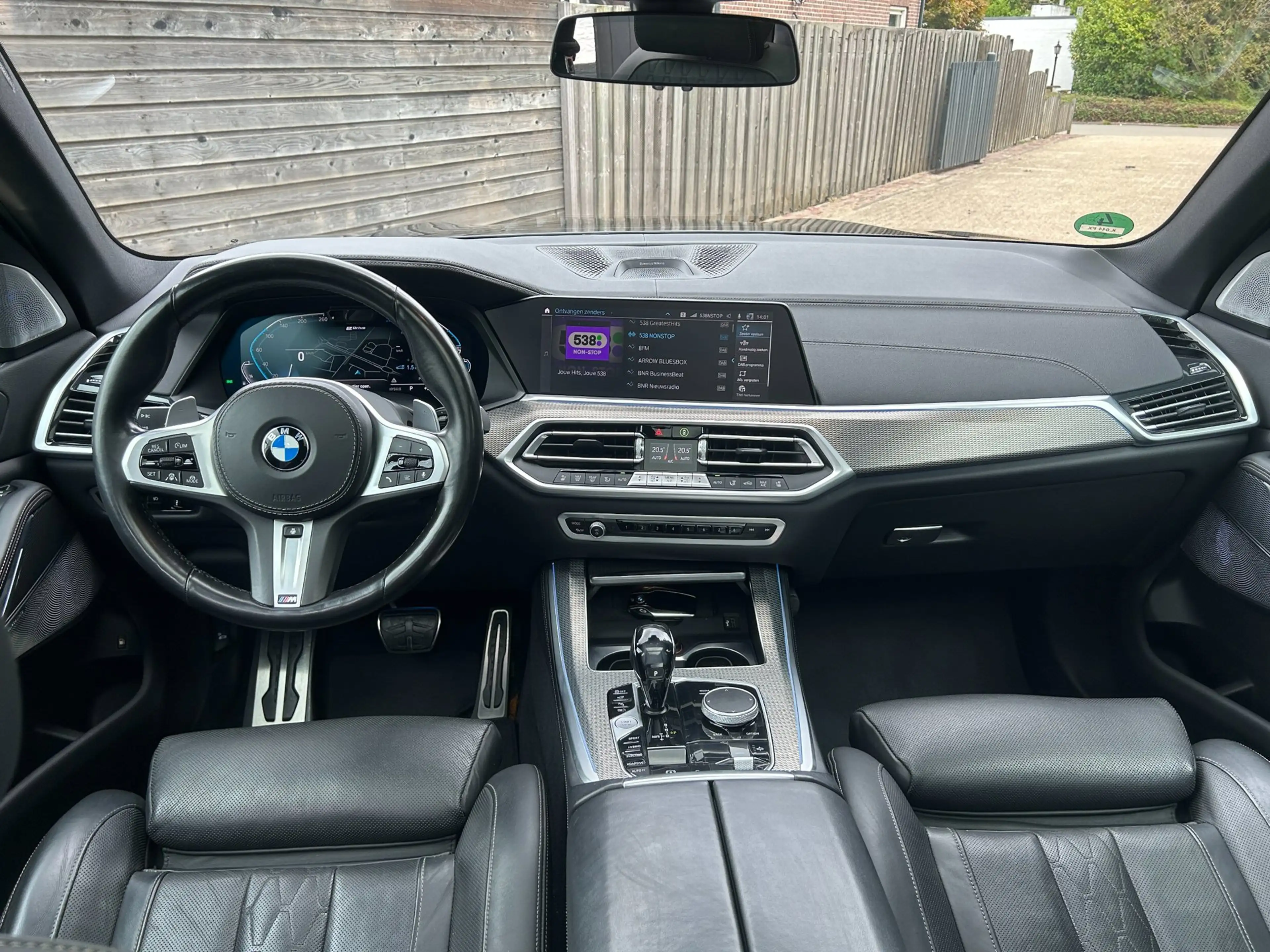 BMW X5 XDrive45e M-sport, B&W, Sky Lounge, Laser, Massage — photo 16