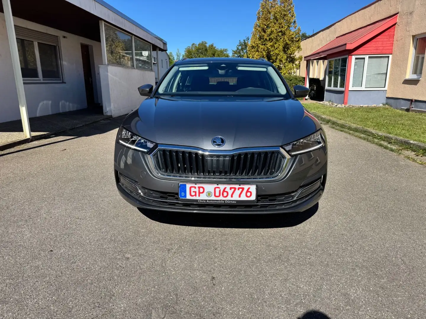 Skoda Octavia Combi Style 4x4 LED Navi Grau - 2