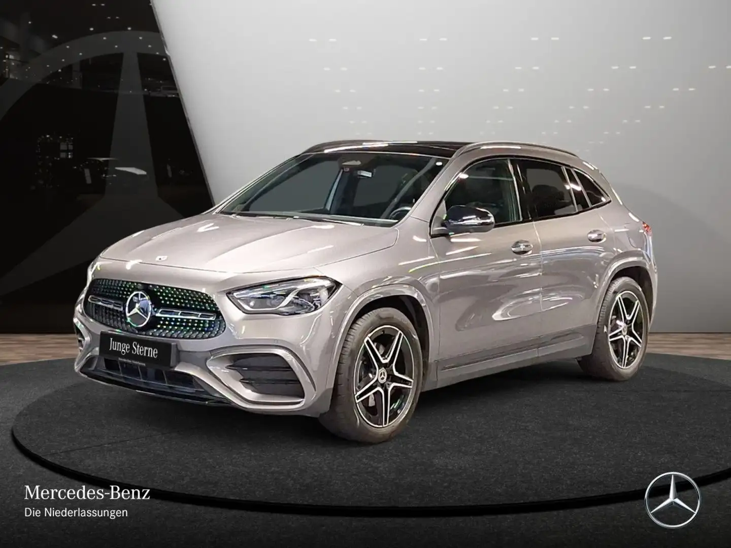Mercedes-Benz GLA 200 AMG+NIGHT+PANO+360°+AHK+MULTIBEAM+19"+7G Grau - 2