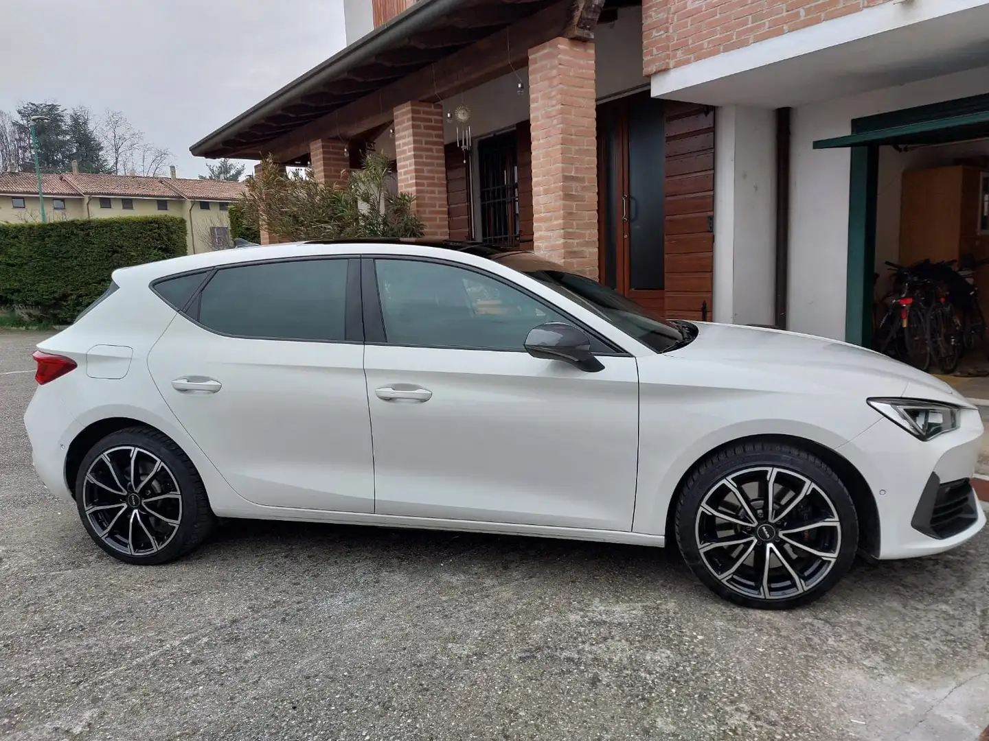 CUPRA Leon 1.4 e-Hybrid 245 CV DSG VZ Білий - 1