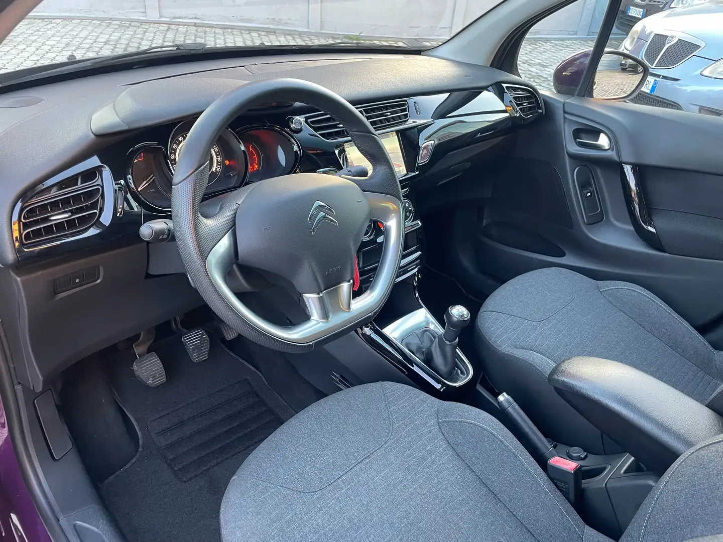 Citroen C3 C3 1.2 puretech Exclusive E6 NAVI,CINGHIA NUOVA Mauve - 2