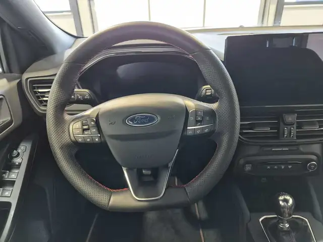 Ford Focus view 10