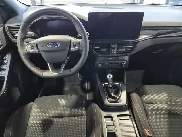 Ford Focus view 9