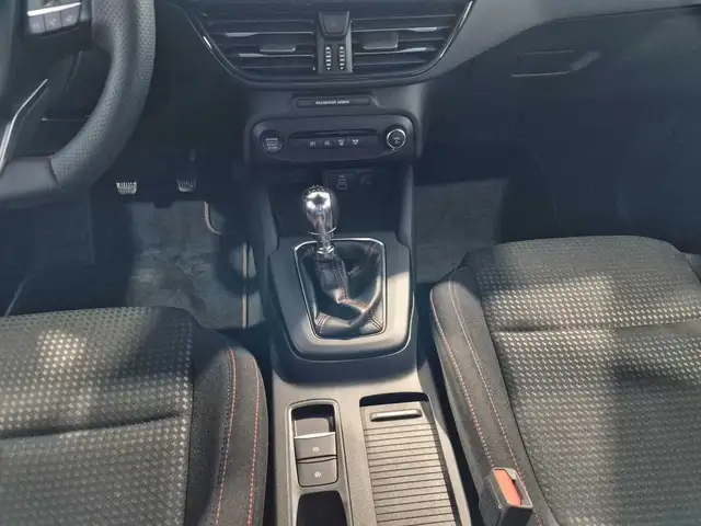 Ford Focus view 12