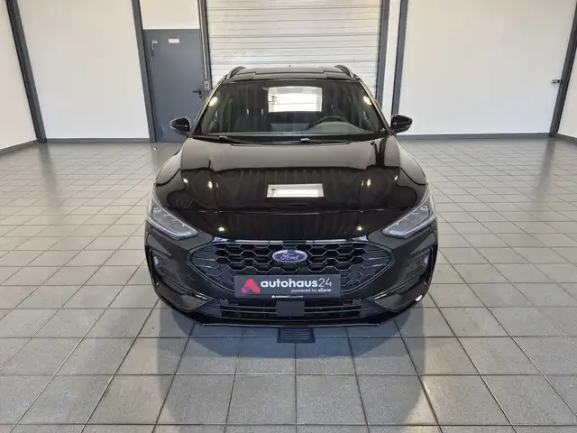 Ford Focus view 2