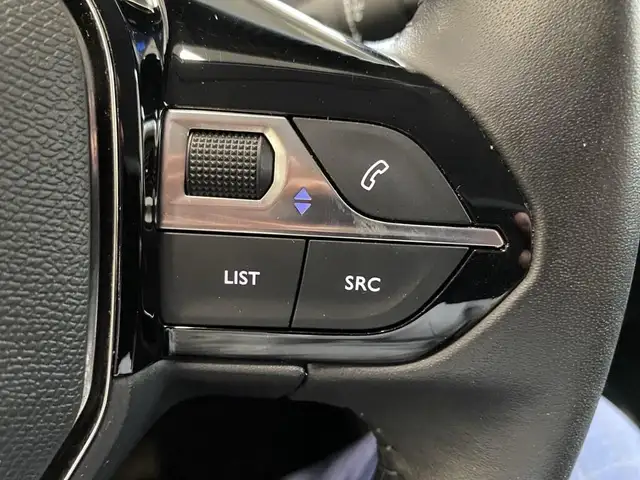 Peugeot 208 view 13