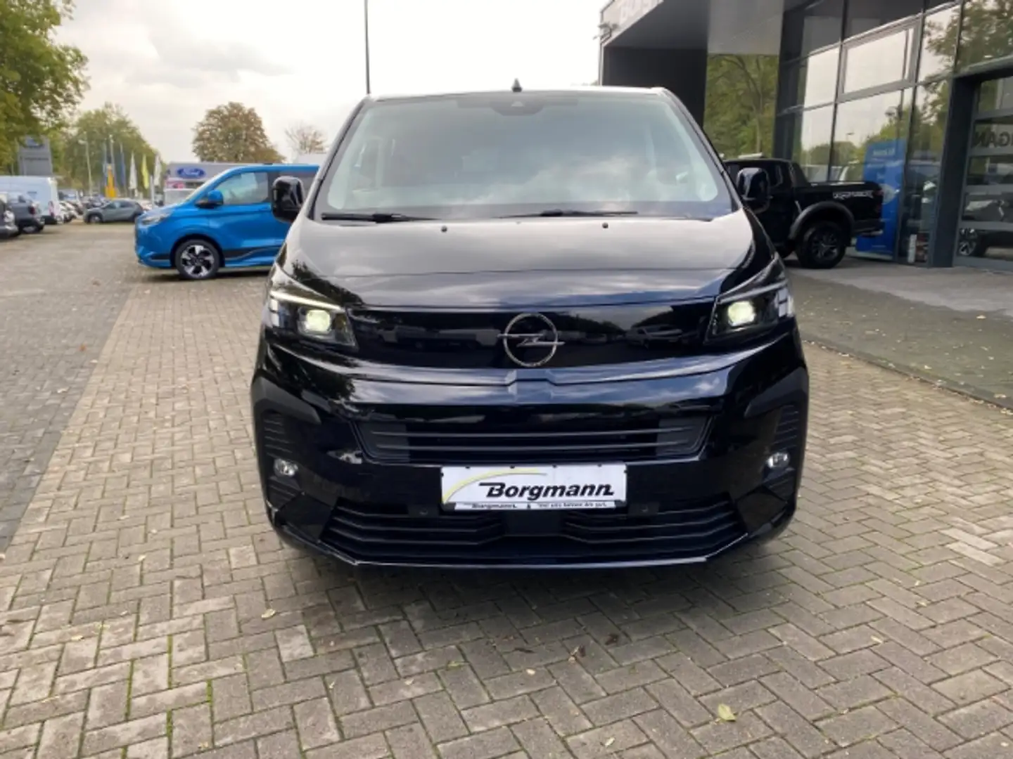 Opel Vivaro Doppelkabine L3 130kW AT-8 LUXUS-Paket Schwarz - 2