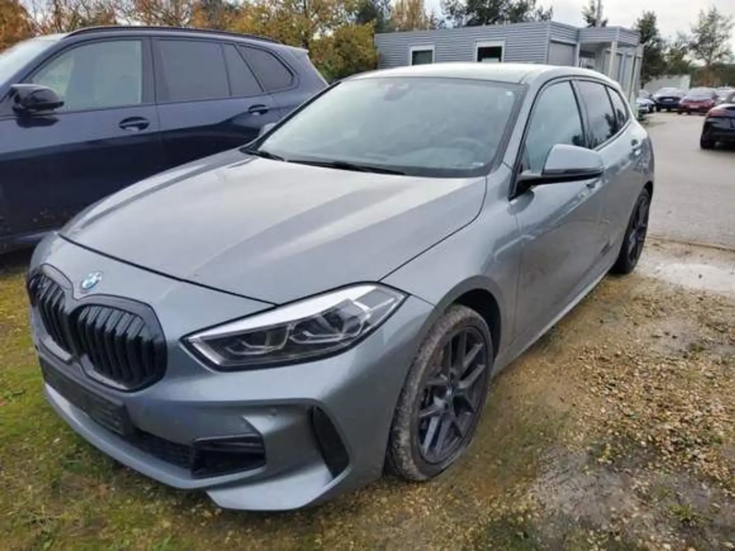 BMW 118 d M Sport*NAVI*LED*WIDESCREEN* Grau - 1
