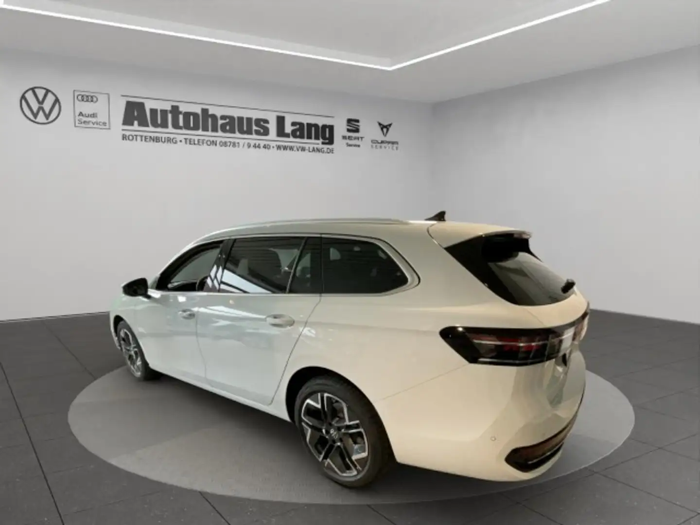 Volkswagen Passat Elegance 2.0 TDI DSG Navi Pano Leder 8-fach breift Weiß - 2