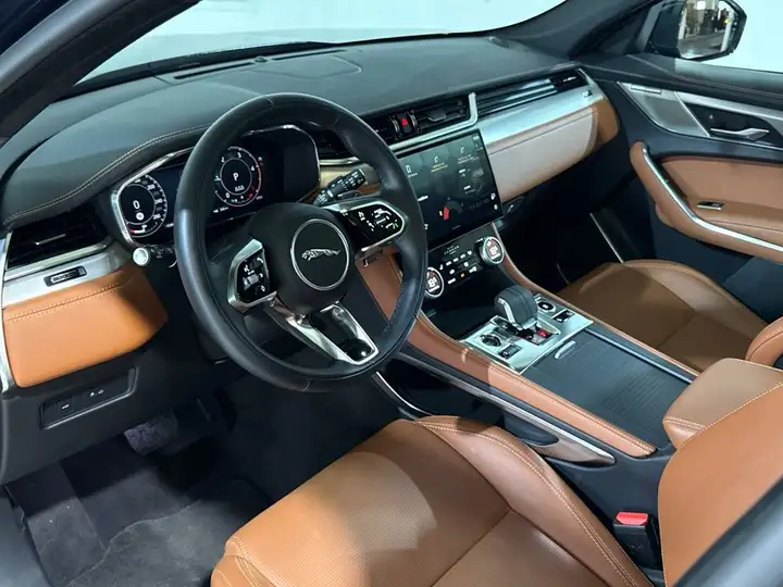 Jaguar F-Pace 2025, foto 12