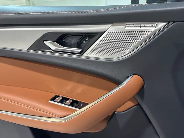 Jaguar F-Pace 2025, foto 23