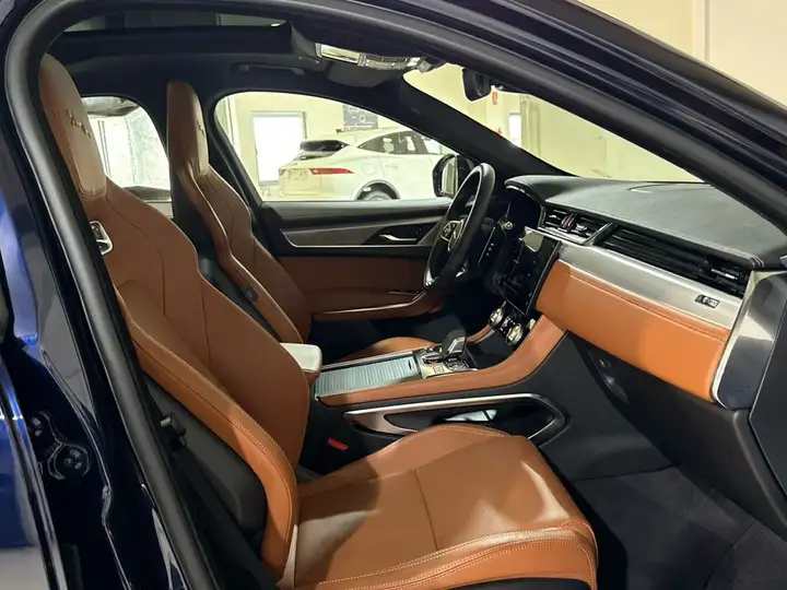 Jaguar F-Pace 2025, foto 3