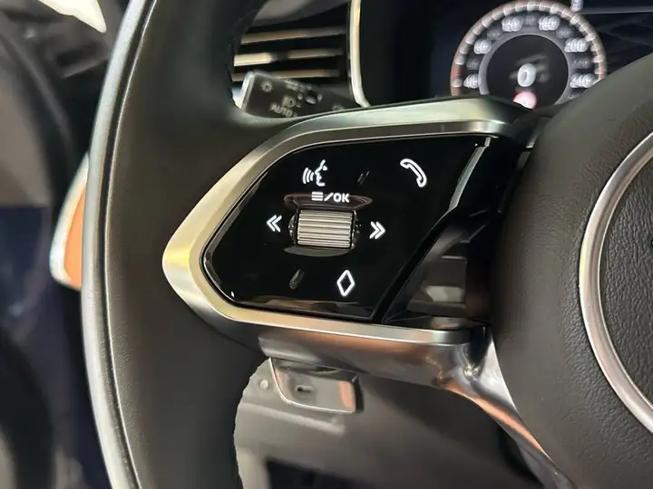 Jaguar F-Pace 2025, foto 22