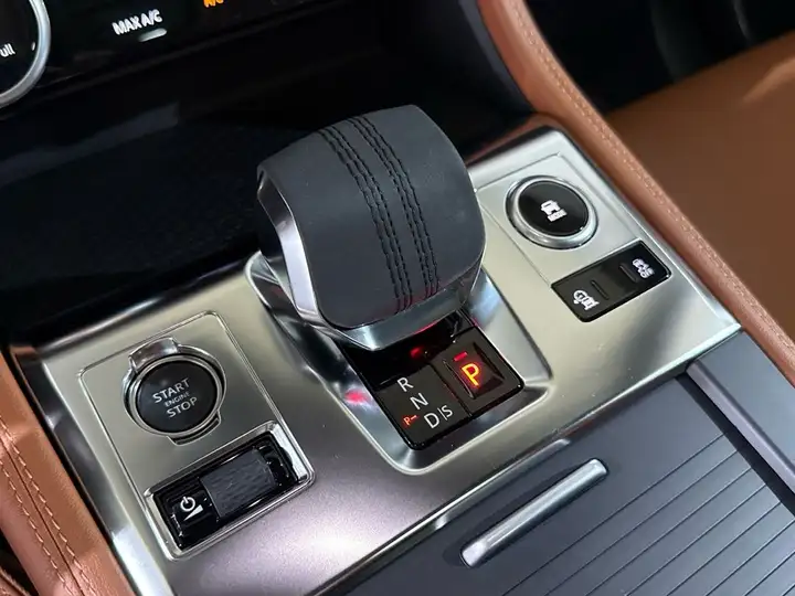 Jaguar F-Pace 2025, foto 20