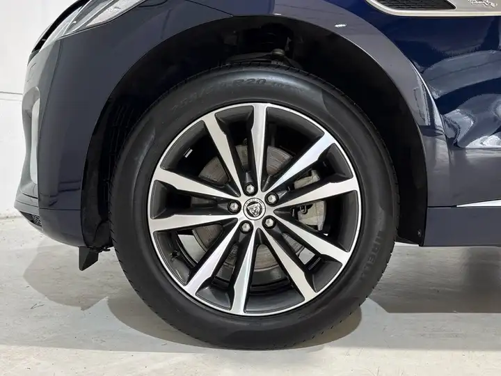 Jaguar F-Pace 2025, foto 9