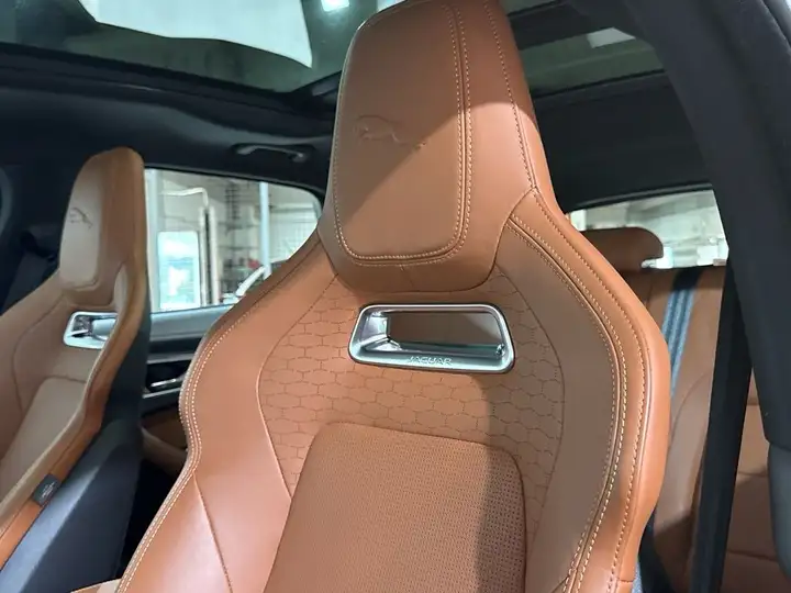 Jaguar F-Pace 2025, foto 26