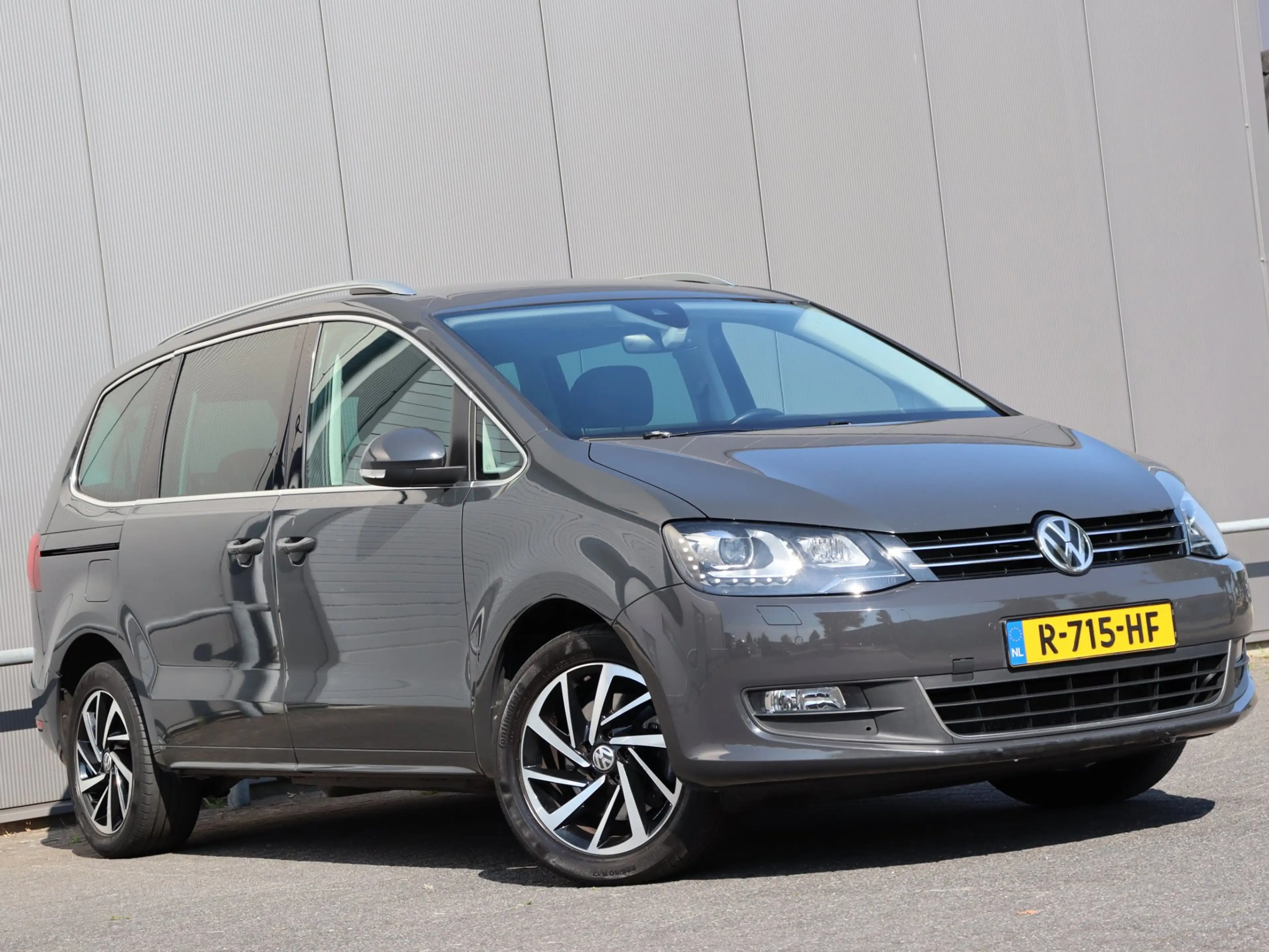 Volkswagen Sharan 1.4 TSI Exclusive Series 7-pers navi LM camera — photo 3