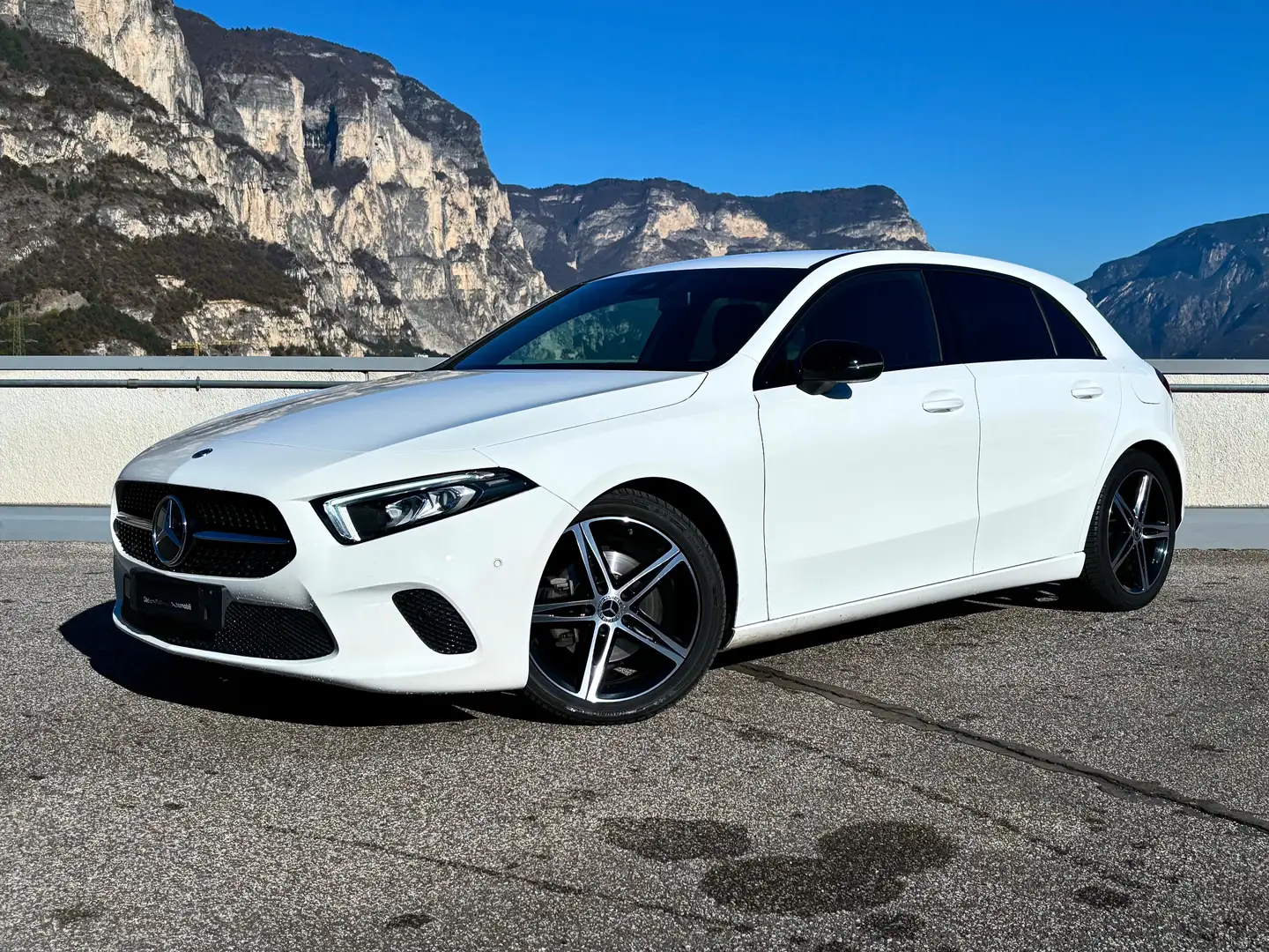 Mercedes-Benz A 180 d Sport Night Edition Aut. Blanc - 1