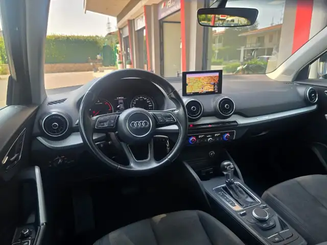 Audi Q2 view 24