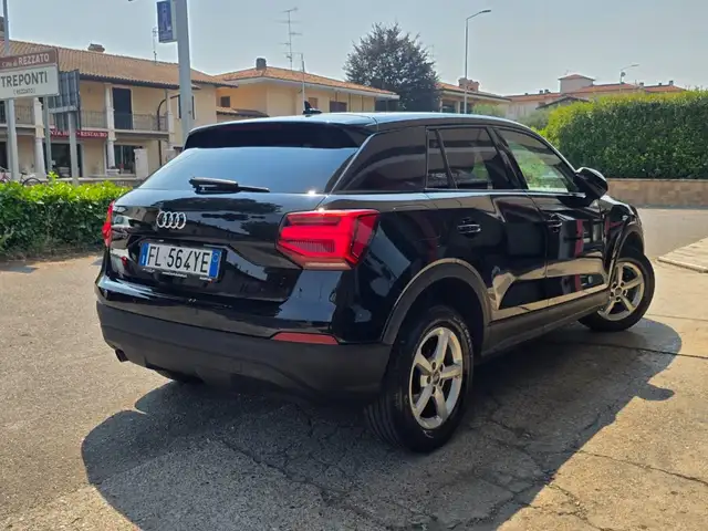 Audi Q2 view 11