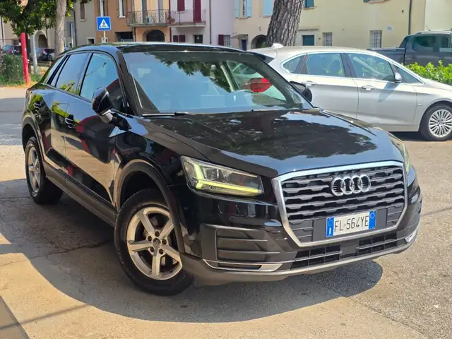 Audi Q2 view 13