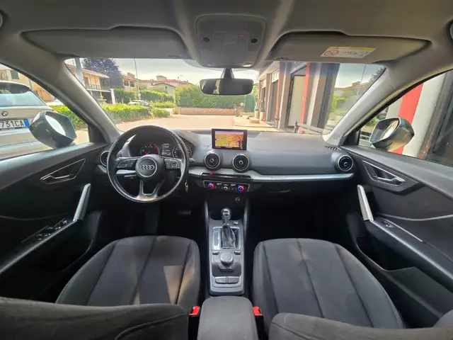 Audi Q2 view 25