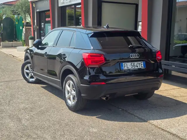 Audi Q2 view 9