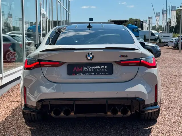 BMW M4 view 10