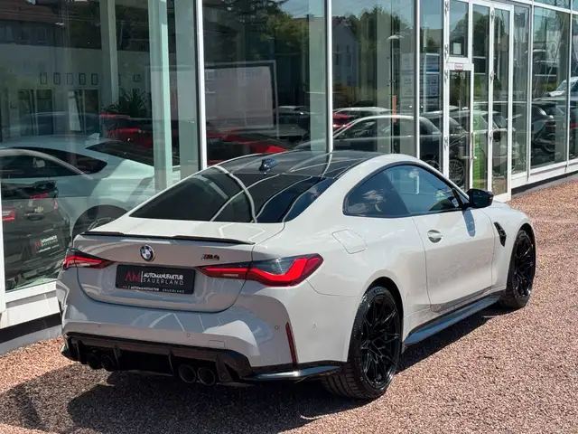 BMW M4 view 12