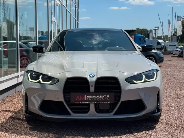 BMW M4 view 2