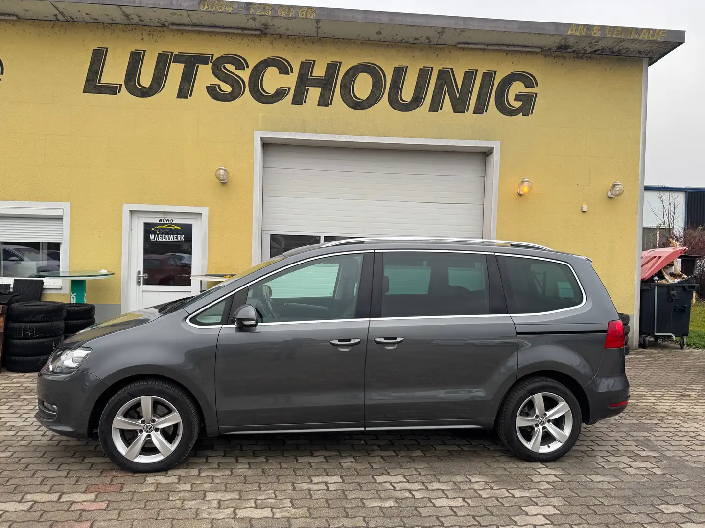 Volkswagen Sharan 2.0 TDI DSG SKY Grau - 2