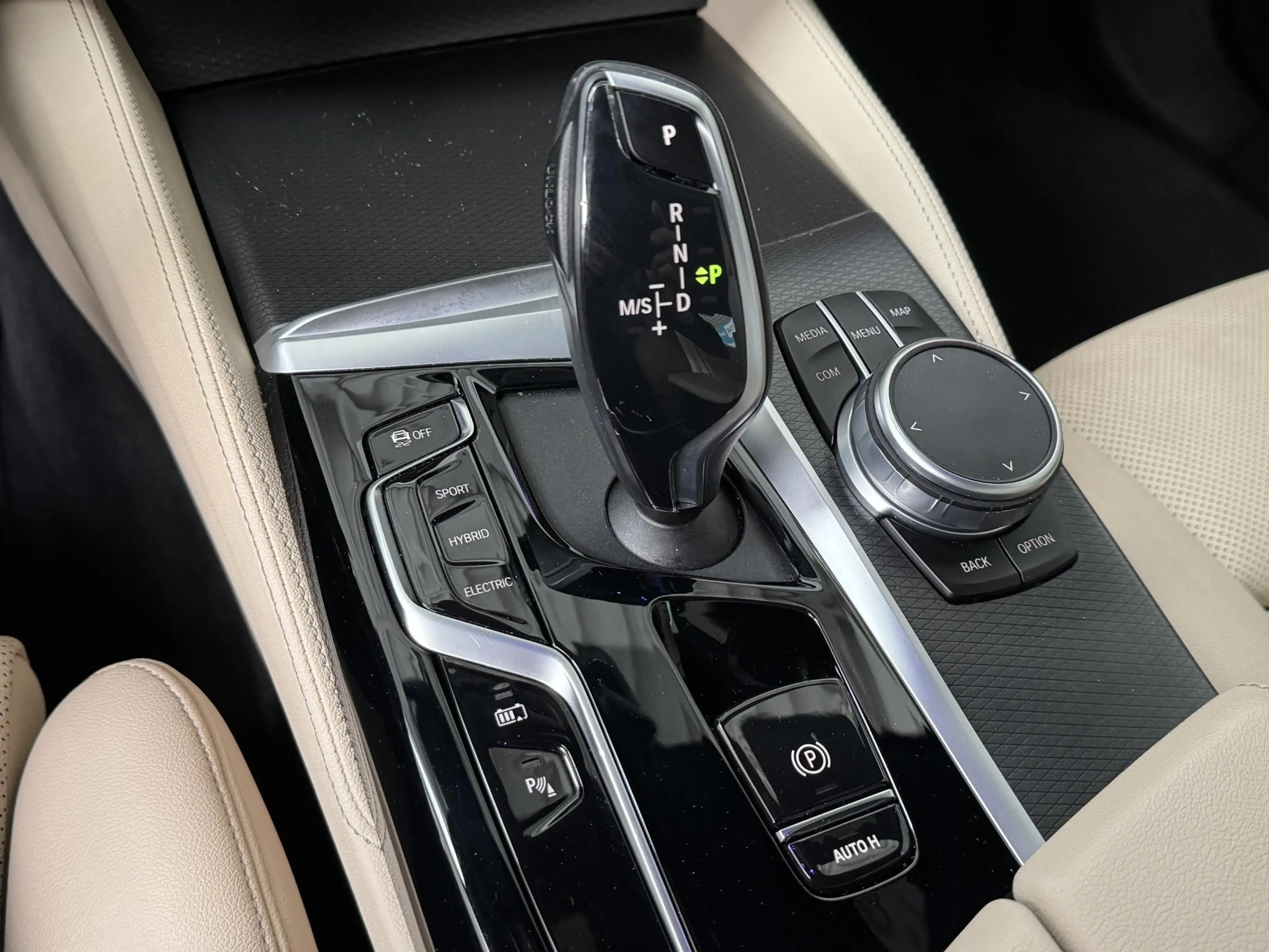 BMW 545 5-serie 545e xDrive High Executive | Navigatie | C — photo 21