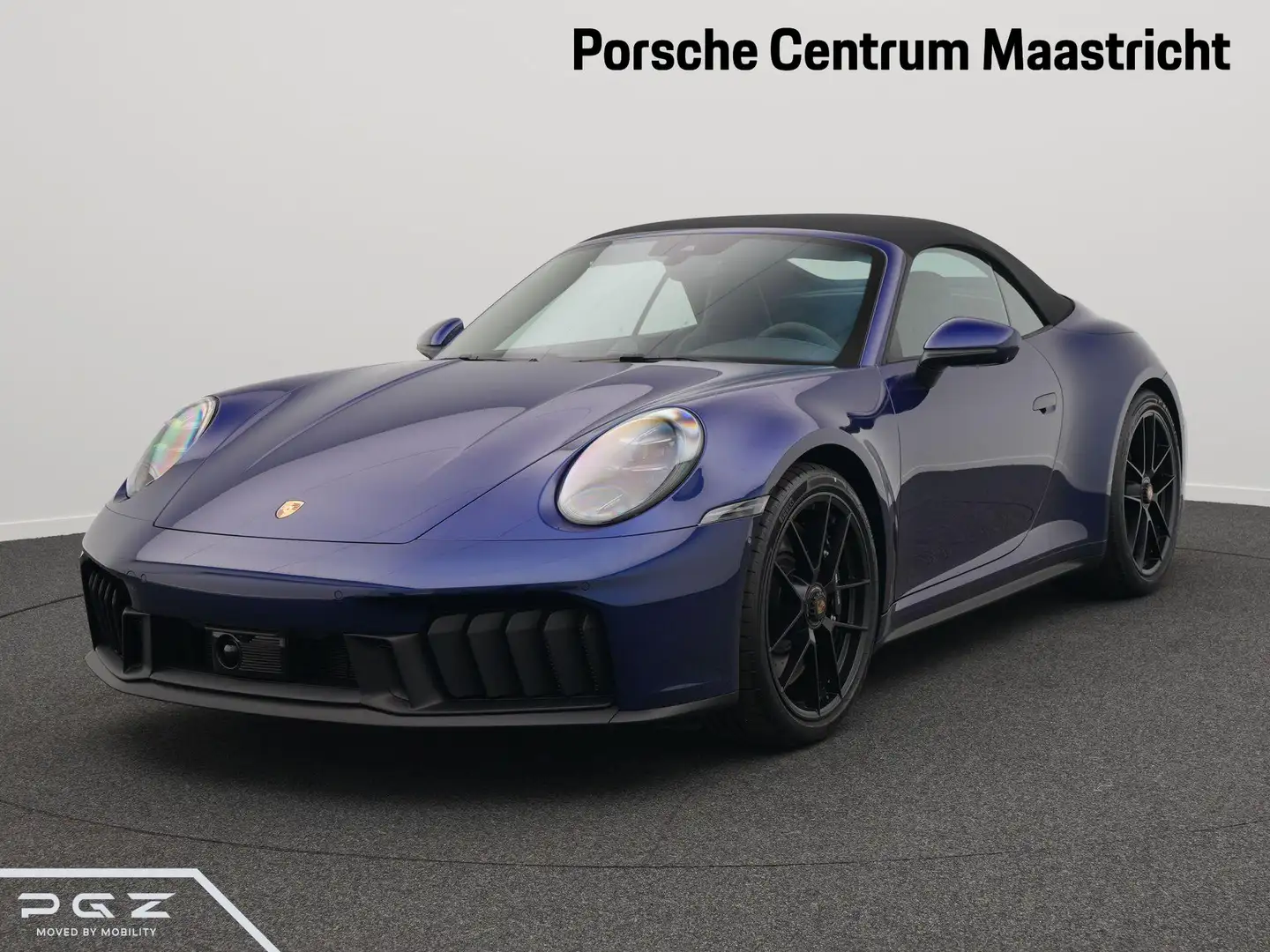 Porsche 992 Cabrio Carrera GTS Blauw - 1