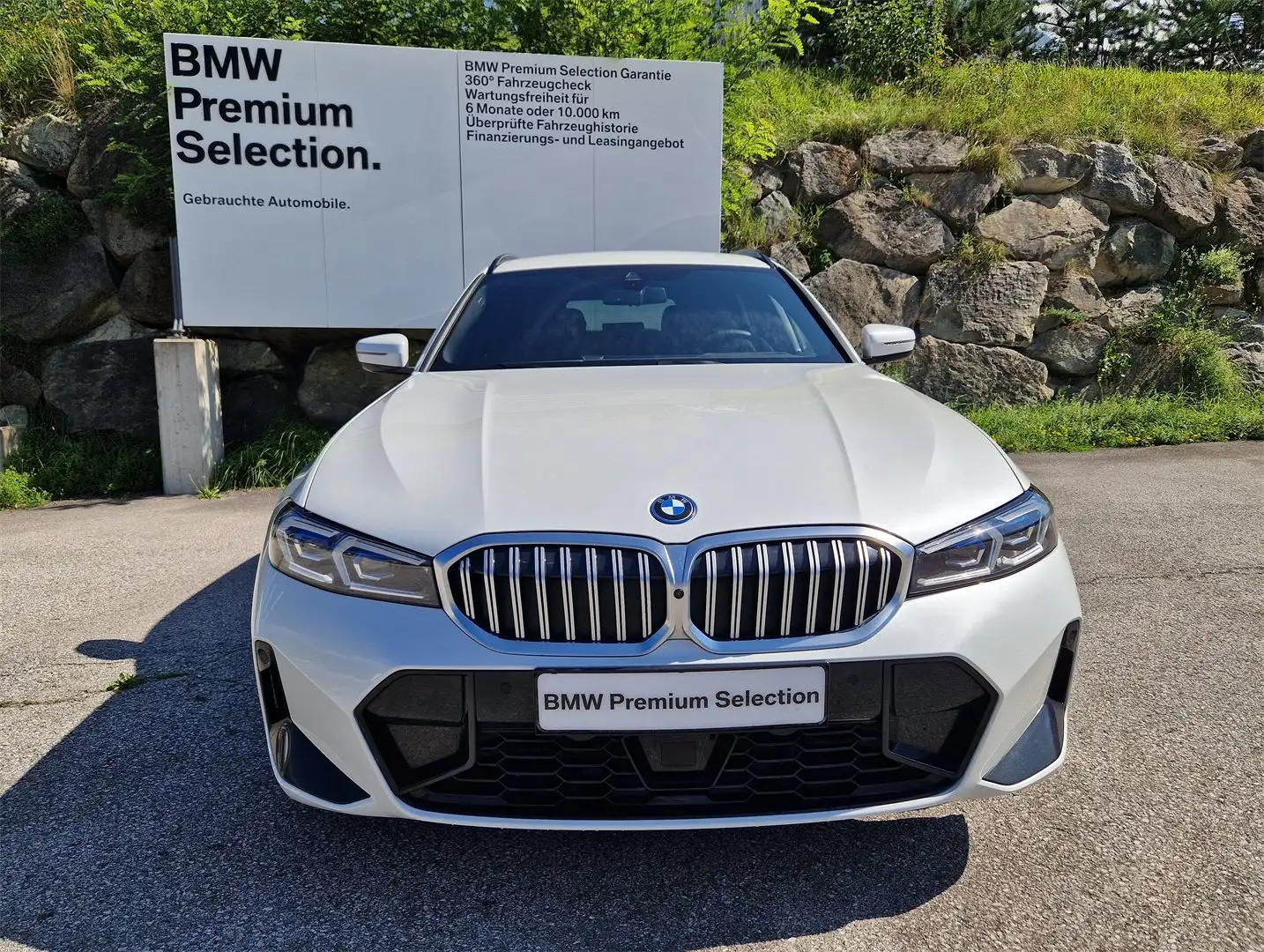 BMW 330 e xDrive Weiß - 2