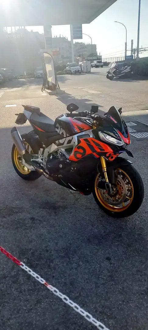 Aprilia Tuono v4 factory - 1