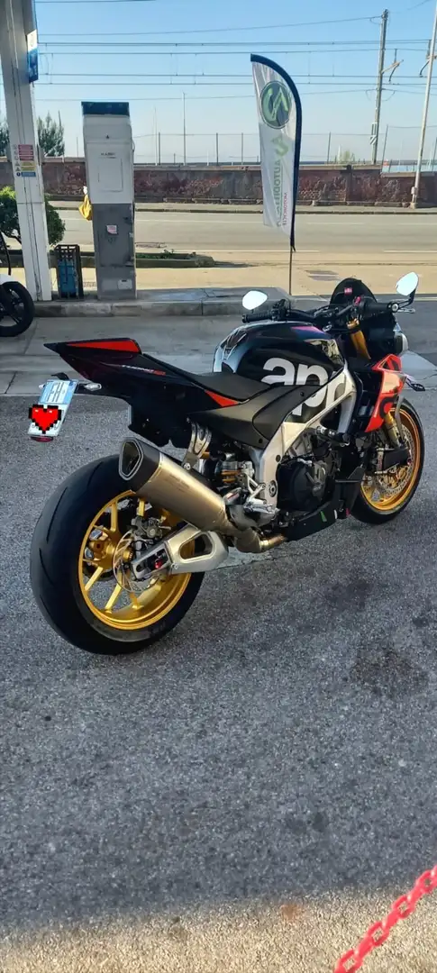 Aprilia Tuono v4 factory - 2