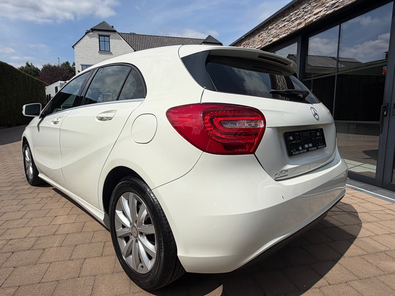 Mercedes-Benz A 180 Zetelverwarming / Airco /17” Alu velgen / Standverwarming /Xenon-Led+Led achterlichten — photo 2