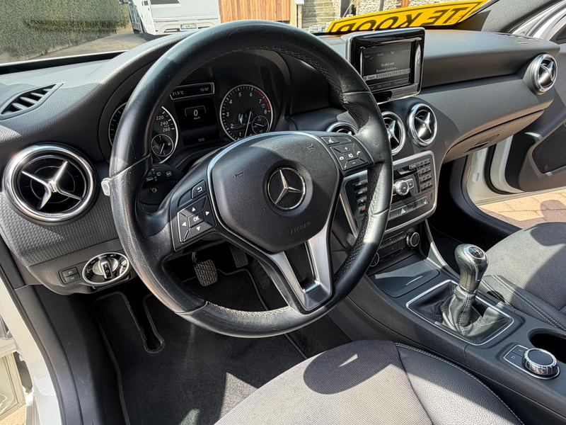 Mercedes-Benz A 180 Zetelverwarming / Airco /17” Alu velgen / Standverwarming /Xenon-Led+Led achterlichten — photo 7