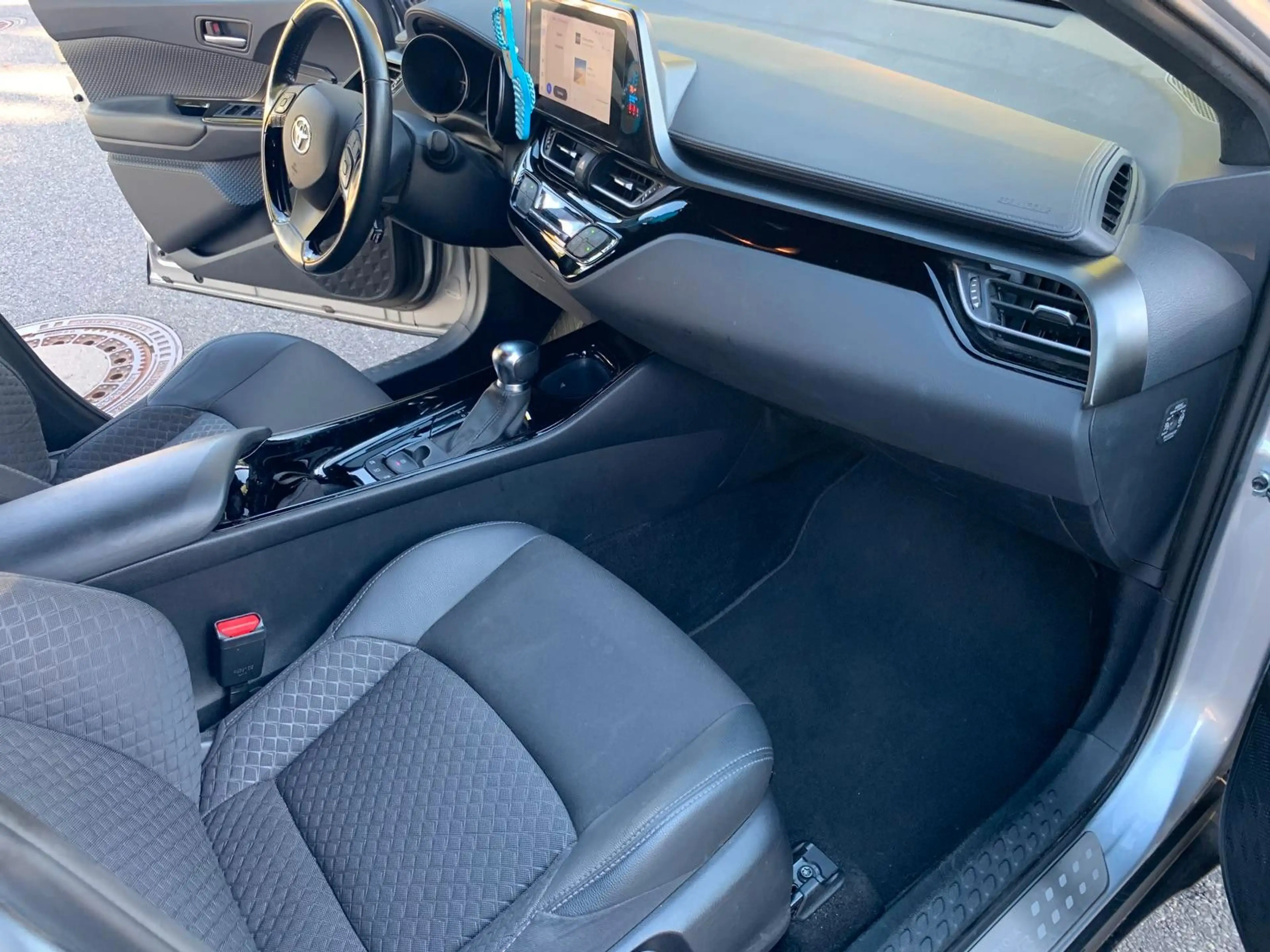 Toyota C-HR Hybrid Style KAM LED IACC — photo 10