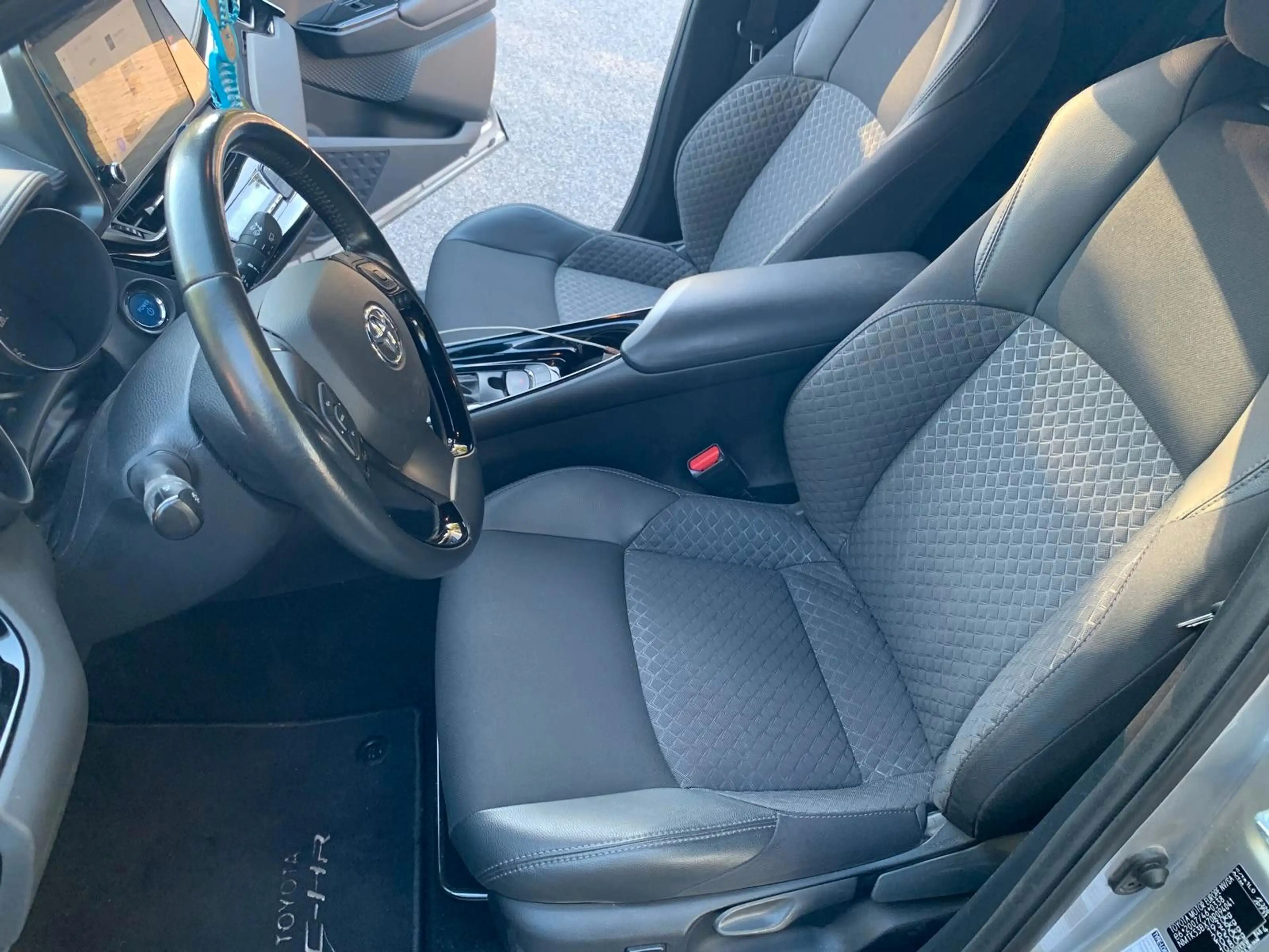 Toyota C-HR Hybrid Style KAM LED IACC — photo 9