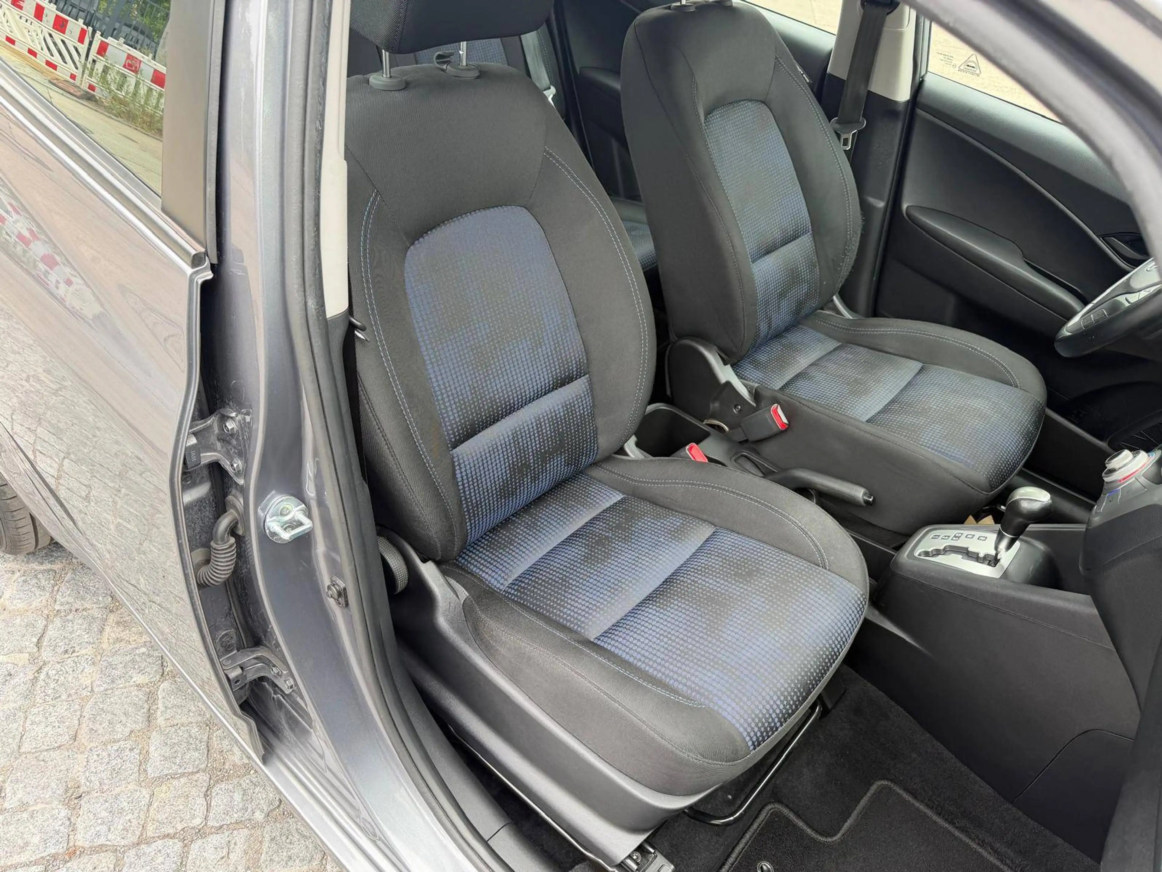 Hyundai iX20 FIFA world Cup Edition — photo 14