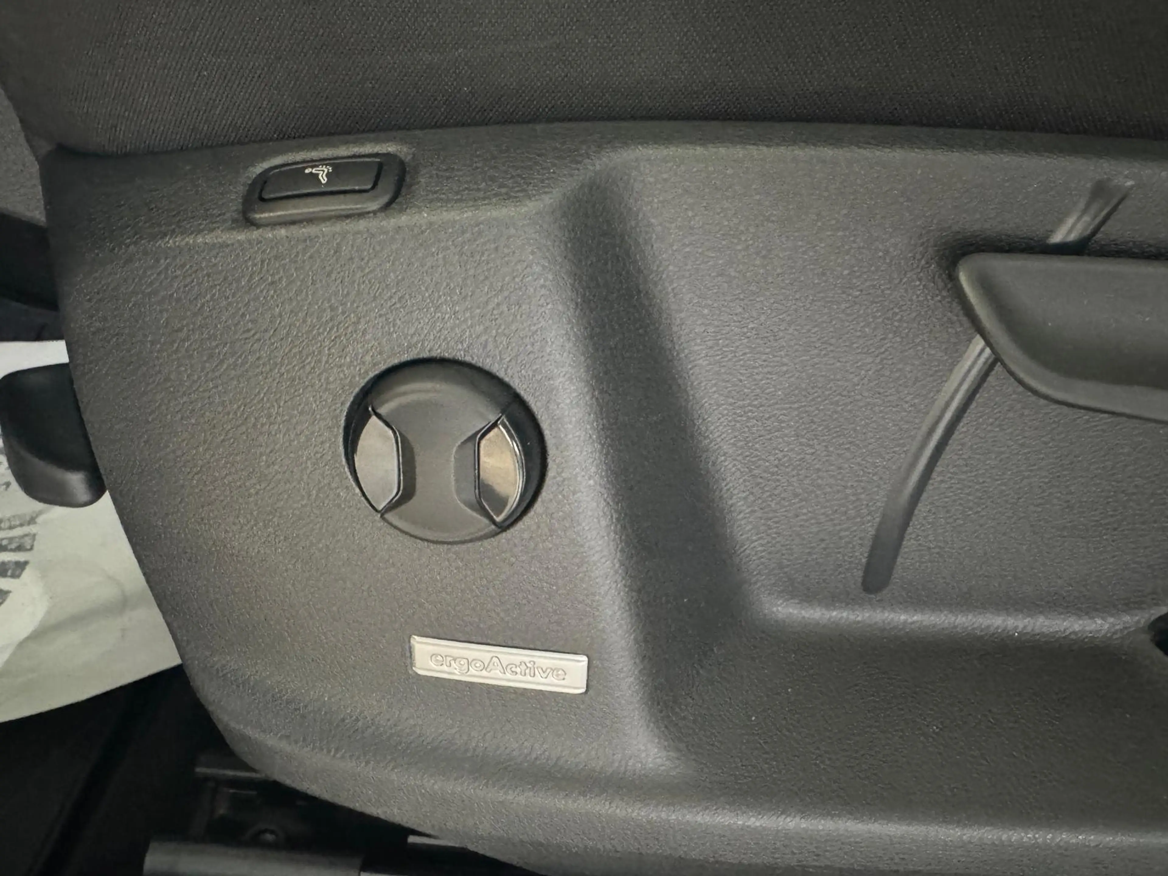 Volkswagen Golf Sportsvan 1.4 - Xenon/Navi/Klima — photo 7