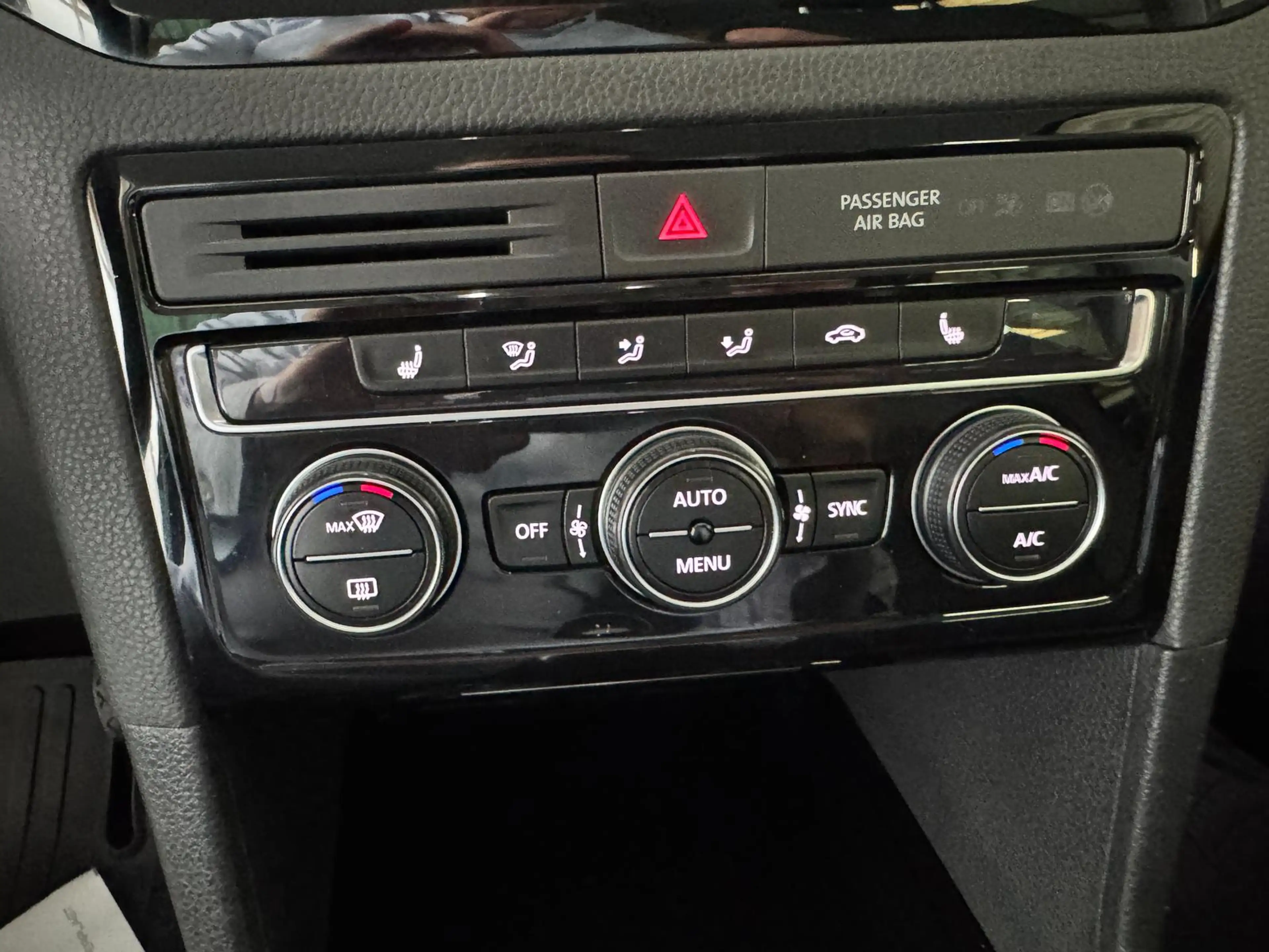 Volkswagen Golf Sportsvan 1.4 - Xenon/Navi/Klima — photo 17
