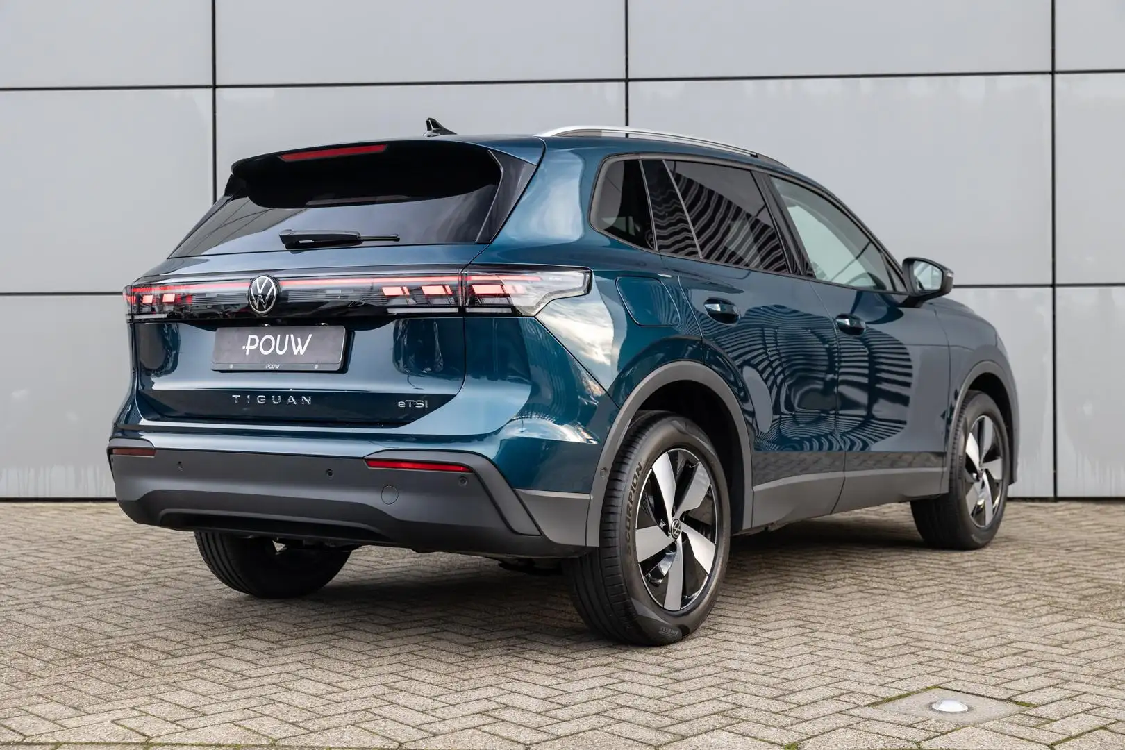 Volkswagen Tiguan 1.5 eTSI 150pk Life Edition DSG | LMV 18'' | Achte Blauw - 2