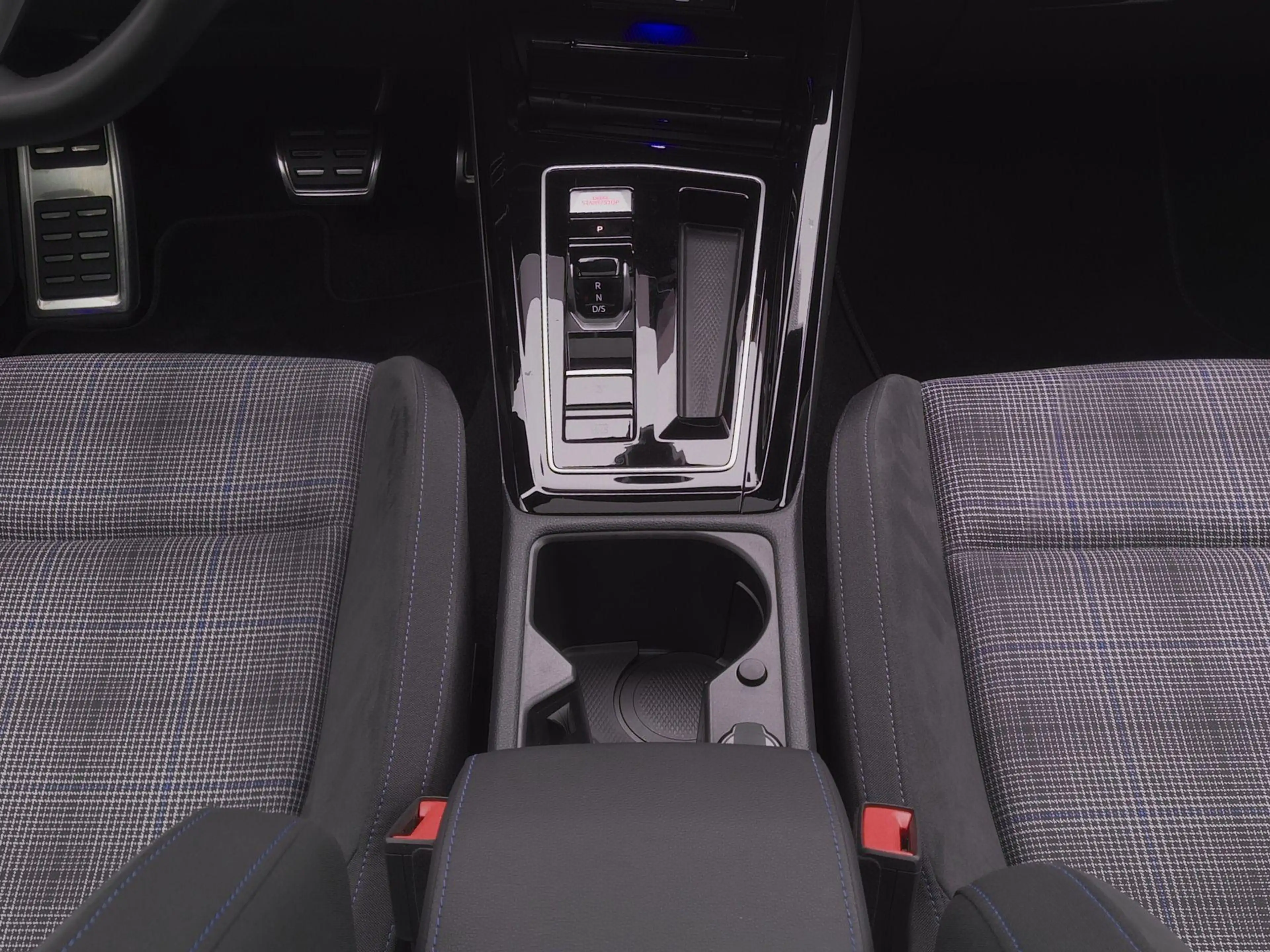 Volkswagen Golf GTE 1.5 eHybrid 272PK | Led Matrix IQ | DCC | Stuur & — photo 10