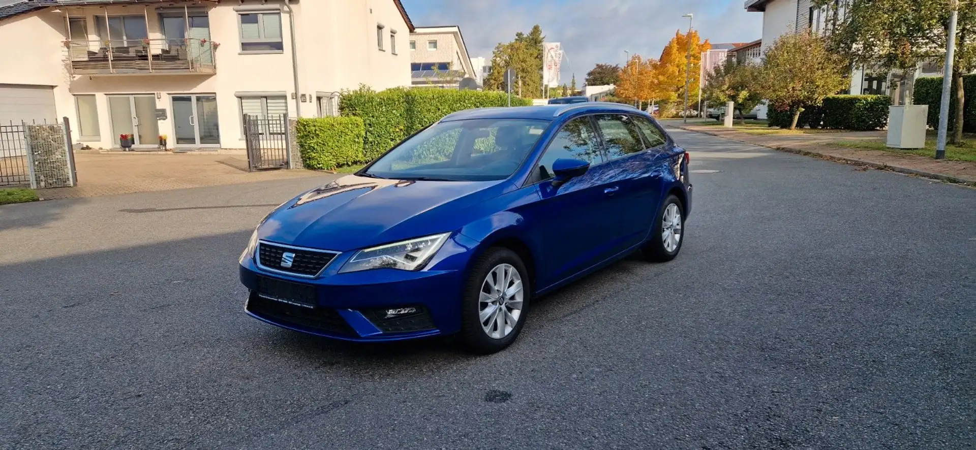 SEAT Leon ST Style Kamera orig.100593 km AHK LED Blau - 1